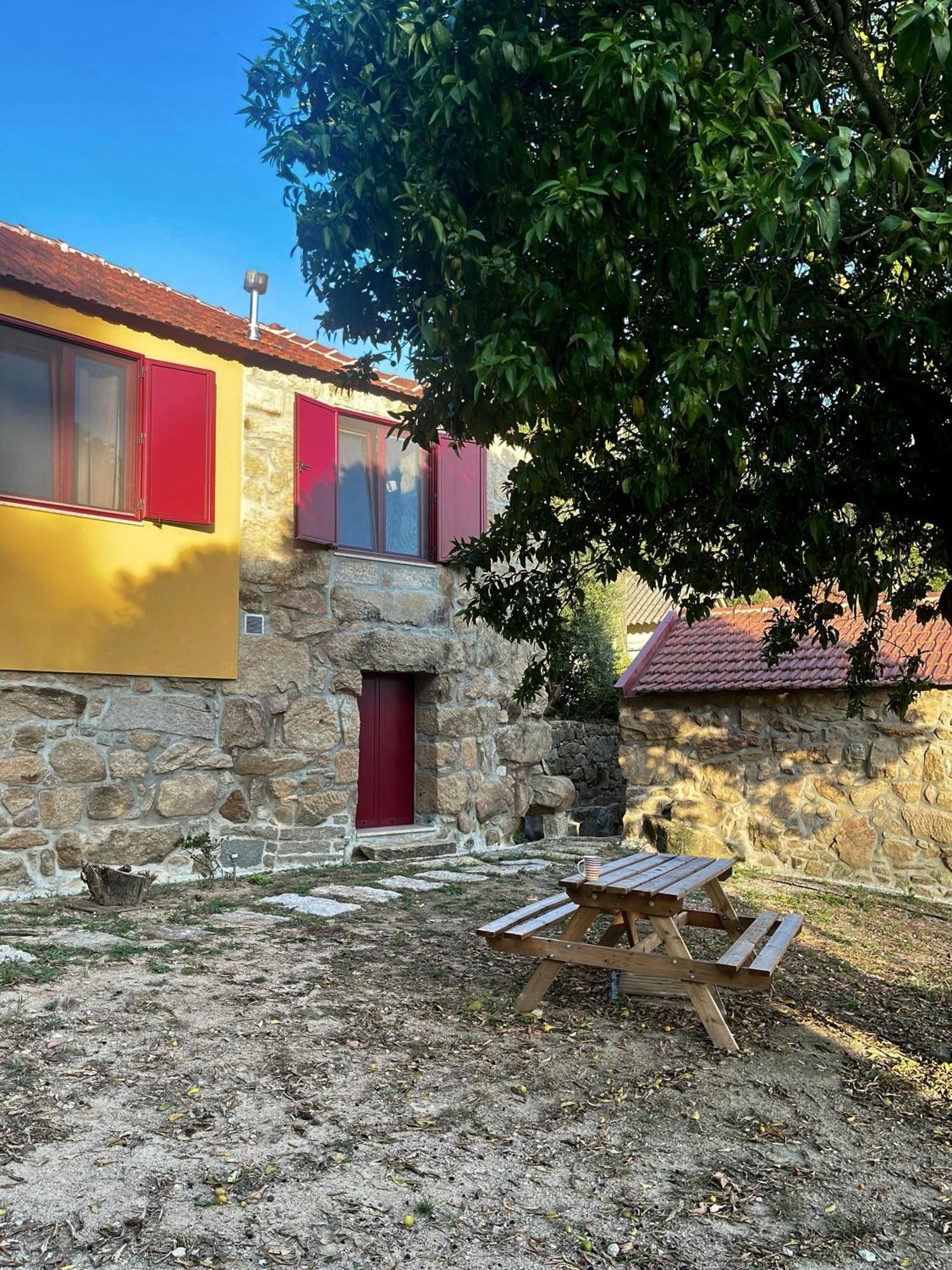 Nascente, Place In Nature Next To A Waterfall Loureiro  Exterior photo